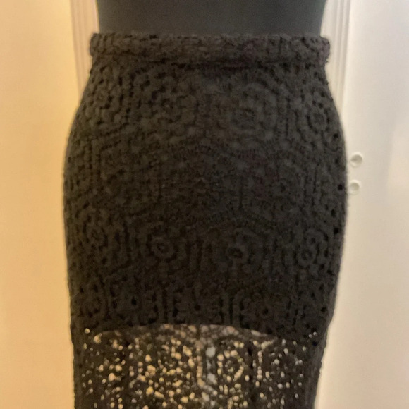 🌹 H&M Crochet See Thru Black Skirt - Picture 3 of 6